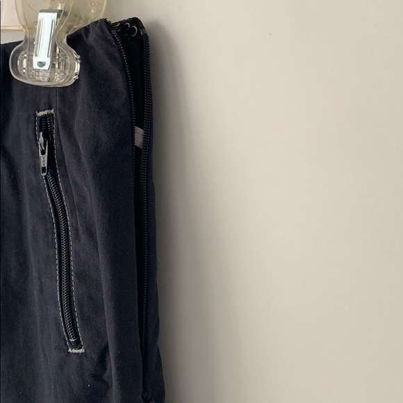 OLD NAVY Skit with pockets! - Picture 2 of 5